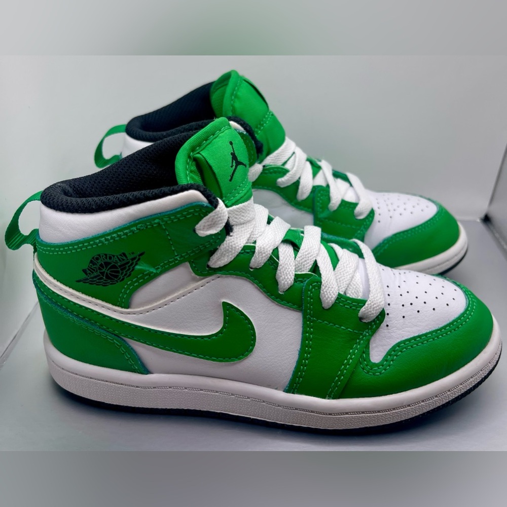 NIKE AIR Jordan 1 MID GS Grade School (13.5)